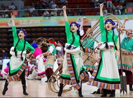 龚翔宇美国联赛定妆照发布 笃定神情挺拔身姿尽显中国队长风采